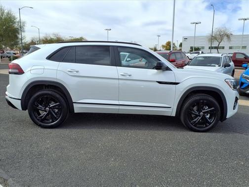 2025 Volkswagen Atlas Cross Sport 2.0T SEL