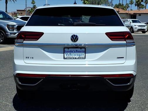 Pure White 2023 Volkswagen Atlas Cross Sport 3.6L V6 SE w/Technology