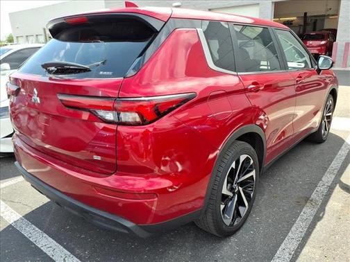 2024 Mitsubishi Outlander SE