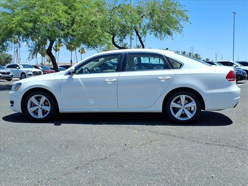 White 2013 Volkswagen Passat SE PZEV