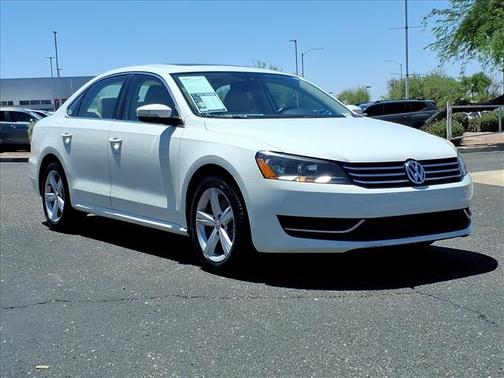 White 2013 Volkswagen Passat SE PZEV