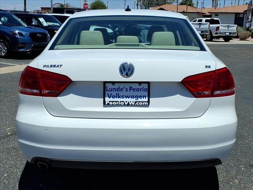 White 2013 Volkswagen Passat SE PZEV