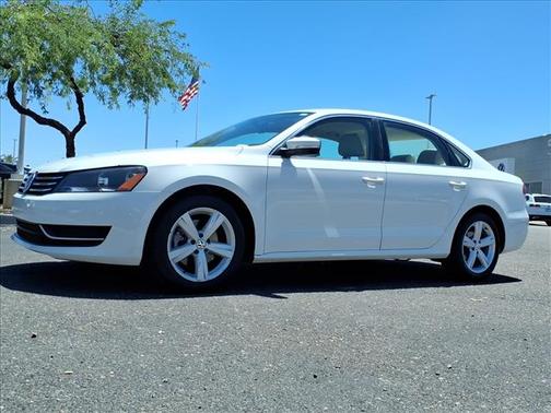 White 2013 Volkswagen Passat SE PZEV