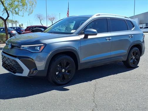 2025 Volkswagen Taos SE
