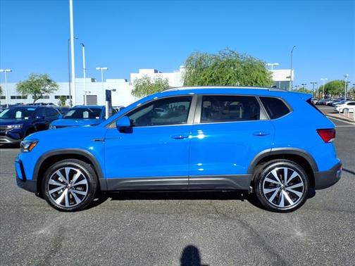 2023 Volkswagen Taos SE