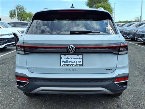 2025 Volkswagen Taos SE 4Motion