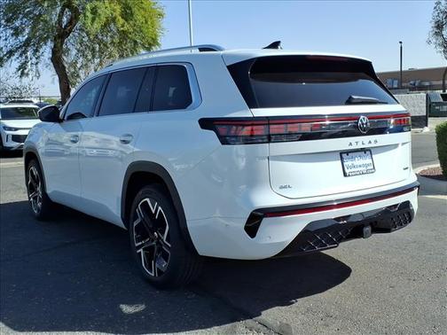 Opal White Pearl 2027 Volkswagen Atlas SEL Premium R-Line 4Motion