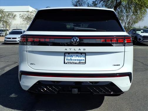 Opal White Pearl 2027 Volkswagen Atlas SEL Premium R-Line 4Motion
