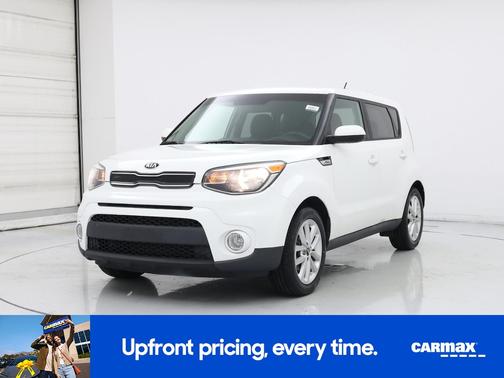 White 2017 Kia Soul +