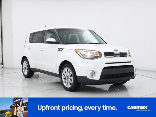 White 2017 Kia Soul +