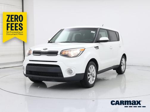 White 2017 Kia Soul +