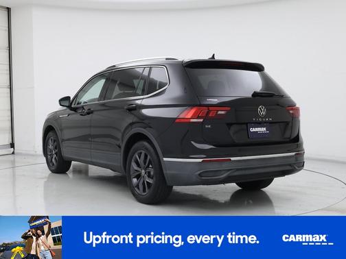 Black 2022 Volkswagen Tiguan SE