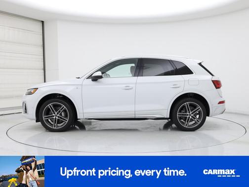 White 2022 Audi Q5 e S-Line Prestige