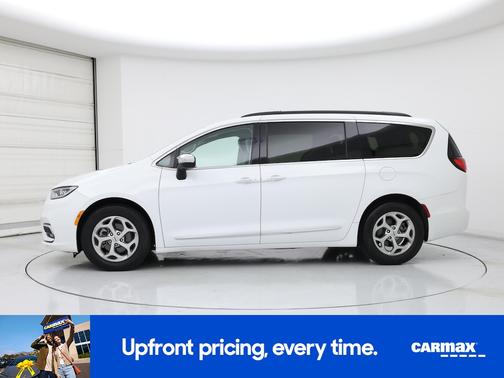 White 2023 Chrysler Pacifica Limited