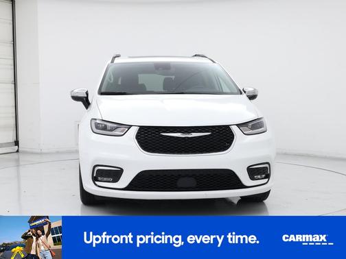 White 2023 Chrysler Pacifica Limited