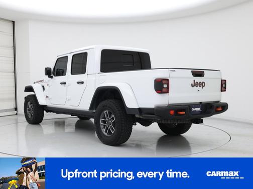 White 2025 Jeep Gladiator Mojave X