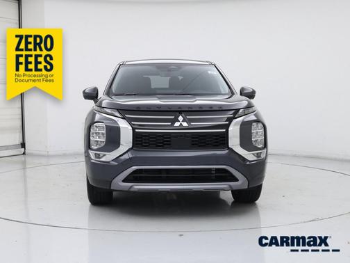 Gray 2025 Mitsubishi Outlander SE