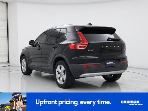 Black 2021 Volvo XC40 T4 Momentum