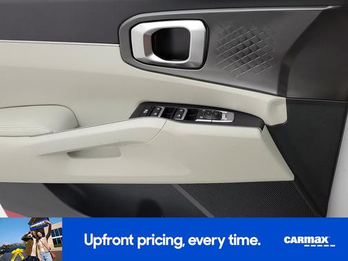 White 2023 Kia Sorento S