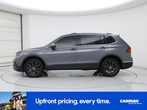 Gray 2022 Volkswagen Tiguan SE