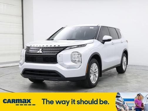 2022 Mitsubishi Outlander ES