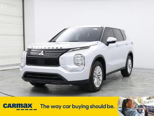 2022 Mitsubishi Outlander ES