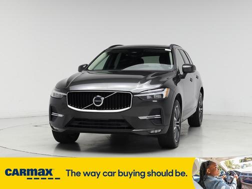 2022 Volvo XC60 B5 Momentum