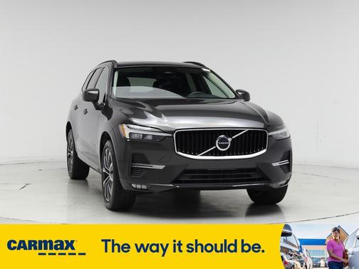 2022 Volvo XC60 B5 Momentum
