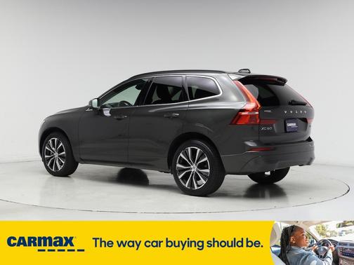 2022 Volvo XC60 B5 Momentum