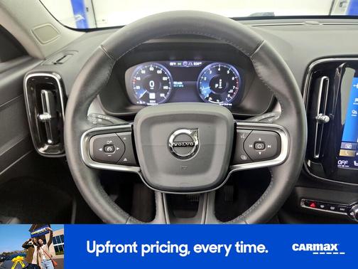 Gray 2020 Volvo XC40 T5 Momentum