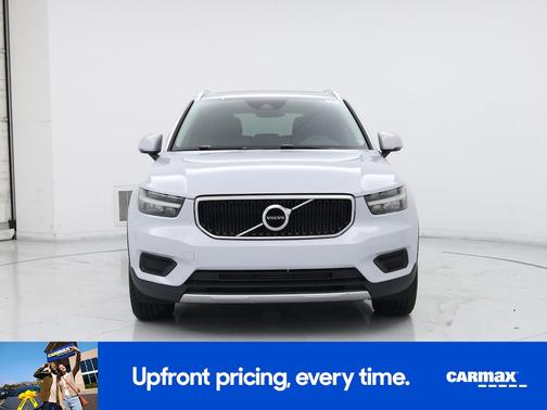 Gray 2020 Volvo XC40 T5 Momentum