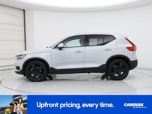 Gray 2020 Volvo XC40 T5 Momentum