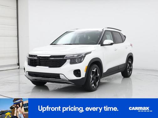 White 2025 Kia Seltos S