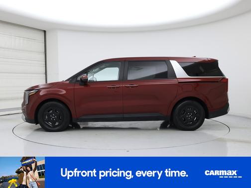 Red 2025 Kia Carnival LXS