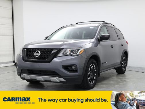 2020 Nissan Pathfinder SV
