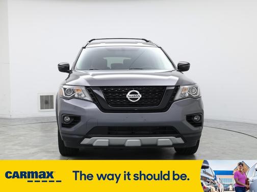 2020 Nissan Pathfinder SV