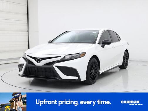 White 2023 Toyota Camry SE