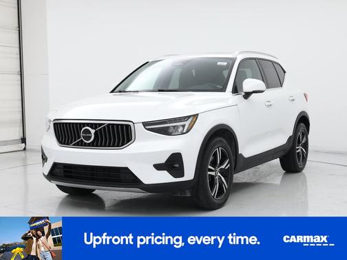 2023 Volvo XC40 B5 Plus Bright Theme