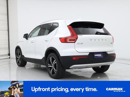 2023 Volvo XC40 B5 Plus Bright Theme
