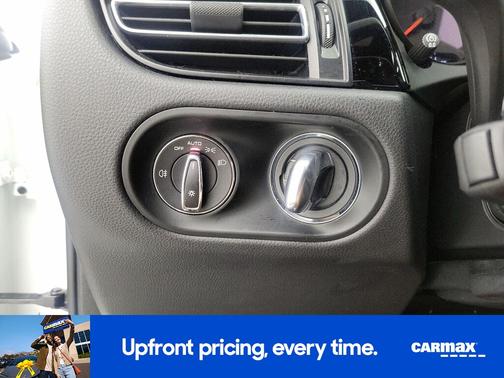 White 2021 Porsche Macan