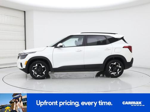 White 2025 Kia Seltos S