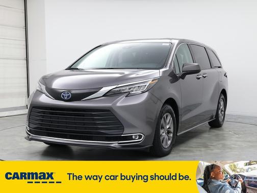 2023 Toyota Sienna XLE