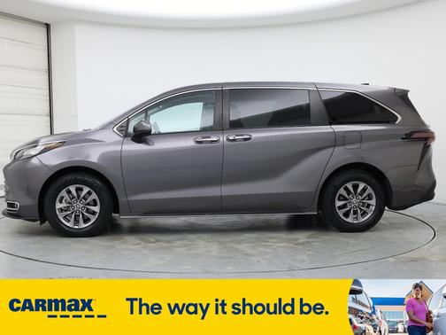 2023 Toyota Sienna XLE
