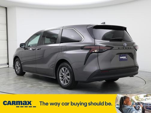 2023 Toyota Sienna XLE