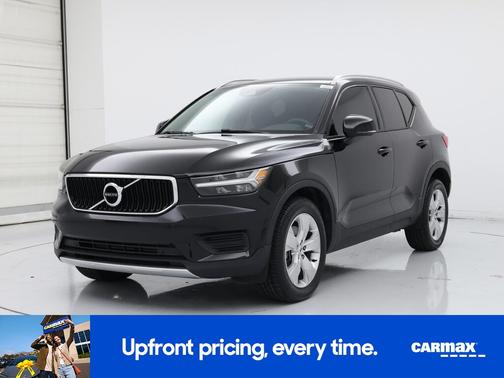 2022 Volvo XC40 T4 Momentum