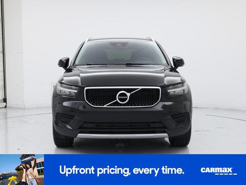 2022 Volvo XC40 T4 Momentum