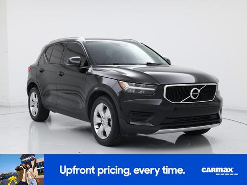2022 Volvo XC40 T4 Momentum