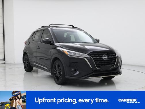 Black 2023 Nissan Kicks SR