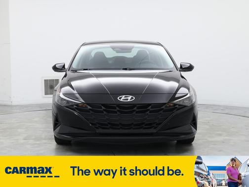 2022 Hyundai ELANTRA SE