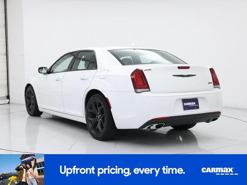 2022 Chrysler 300 Touring